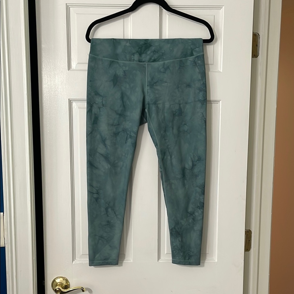 CALIA by Carrie Underwood Green Leggings for Active Comfort